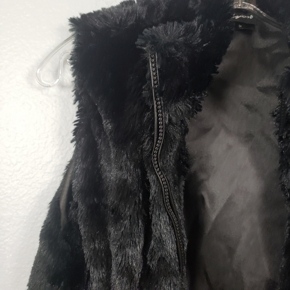 CEJION Faux Fur Vest Black Sz M - Picture 6 of 10